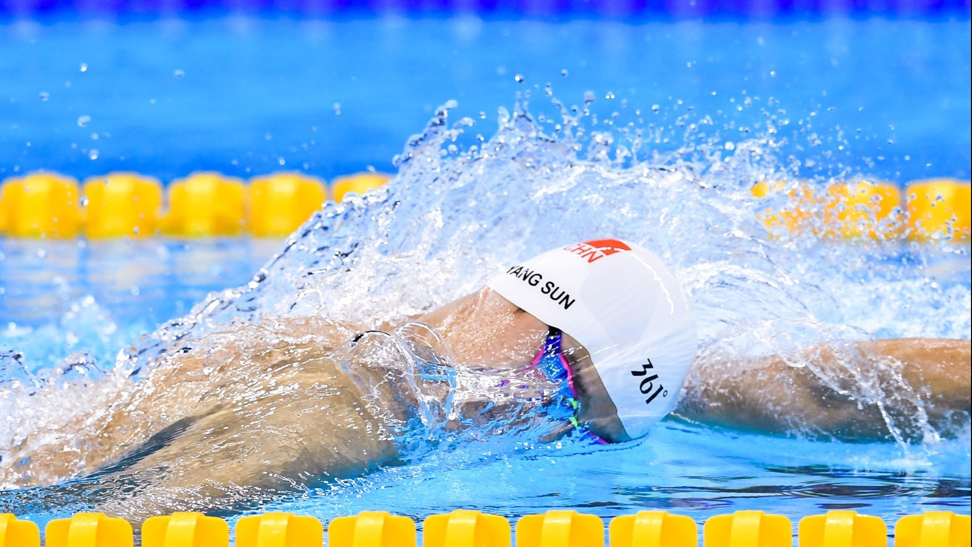 世界青年自行车环法挑战赛火爆全场，环法自行车赛是世界最著名的